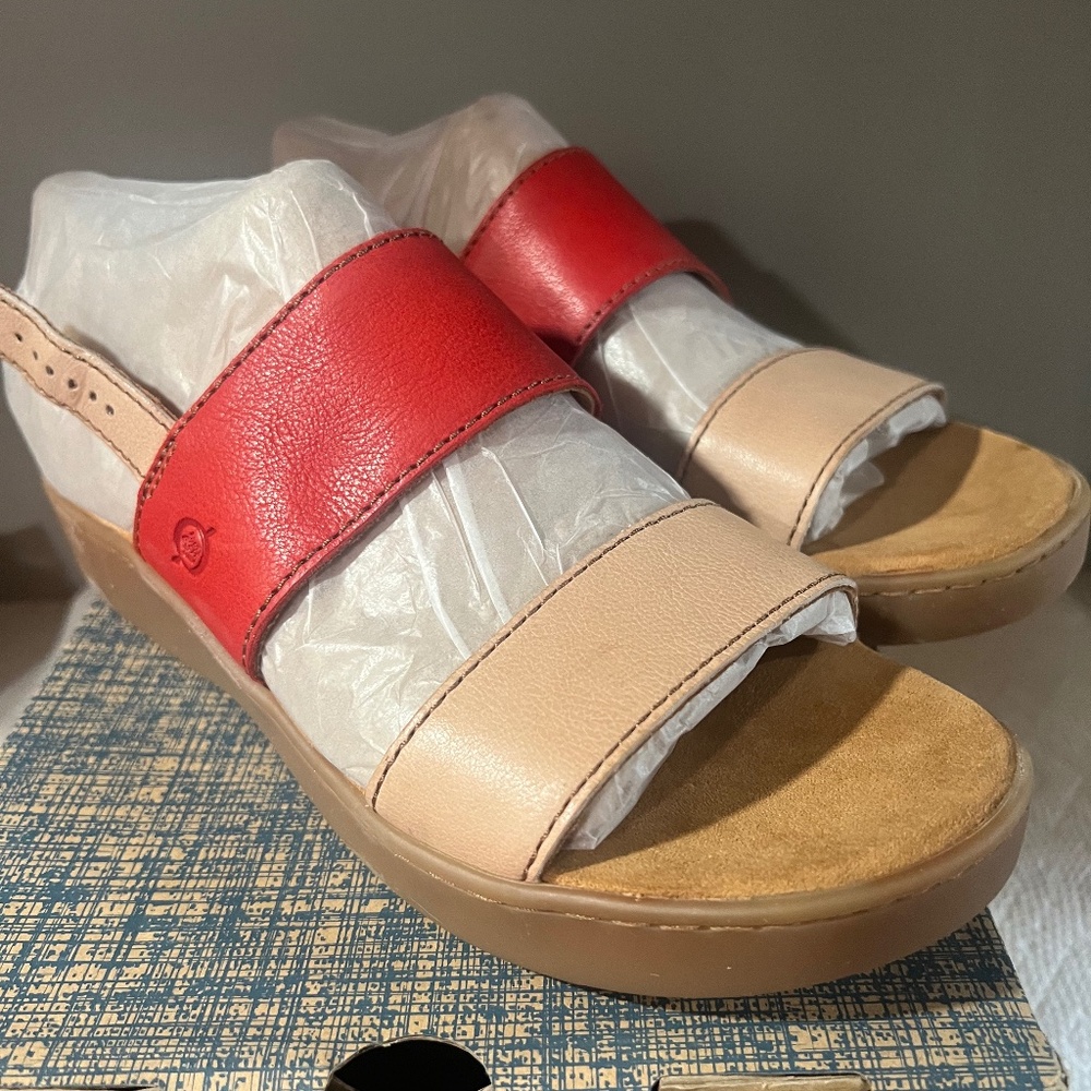 Born women’s sandals 10